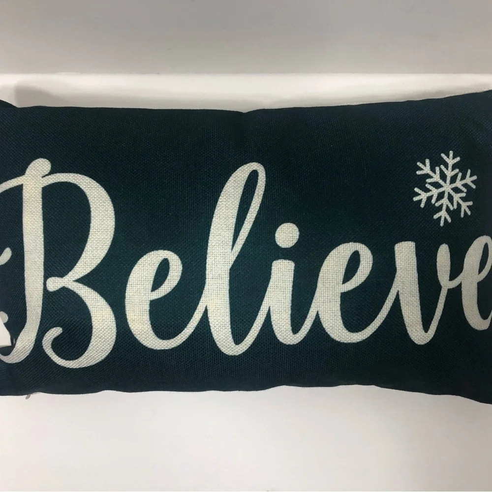 Throw Pillow “Believe”